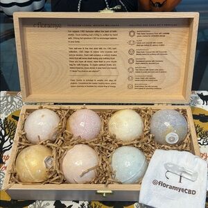 FLORAMYE NEW BATH BOMBS WITH CBD Wooden Box with Chakra Profiles